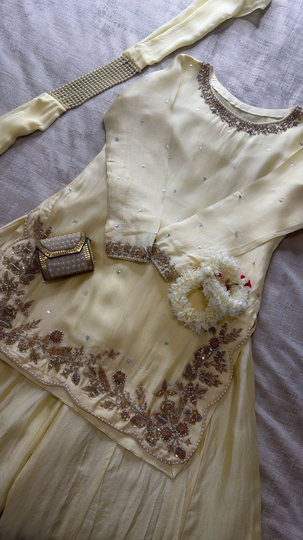 Belle (Pre-order 3-4 weeks)